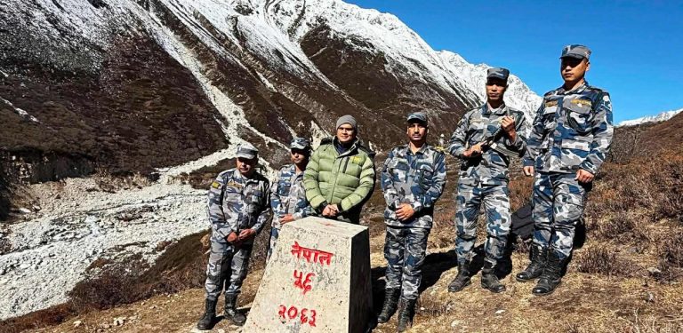 बाहिनीपतिको नेतृत्वमा पहिलोपटक दोलखामा रहेको नेपाल–चीन सीमास्तम्भ अवलोकन  