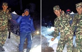 हिँउले पुरिएर मृत भेटिएका भारतीय पर्यटकको शवलाई सदरमुकाम ल्याइँदै