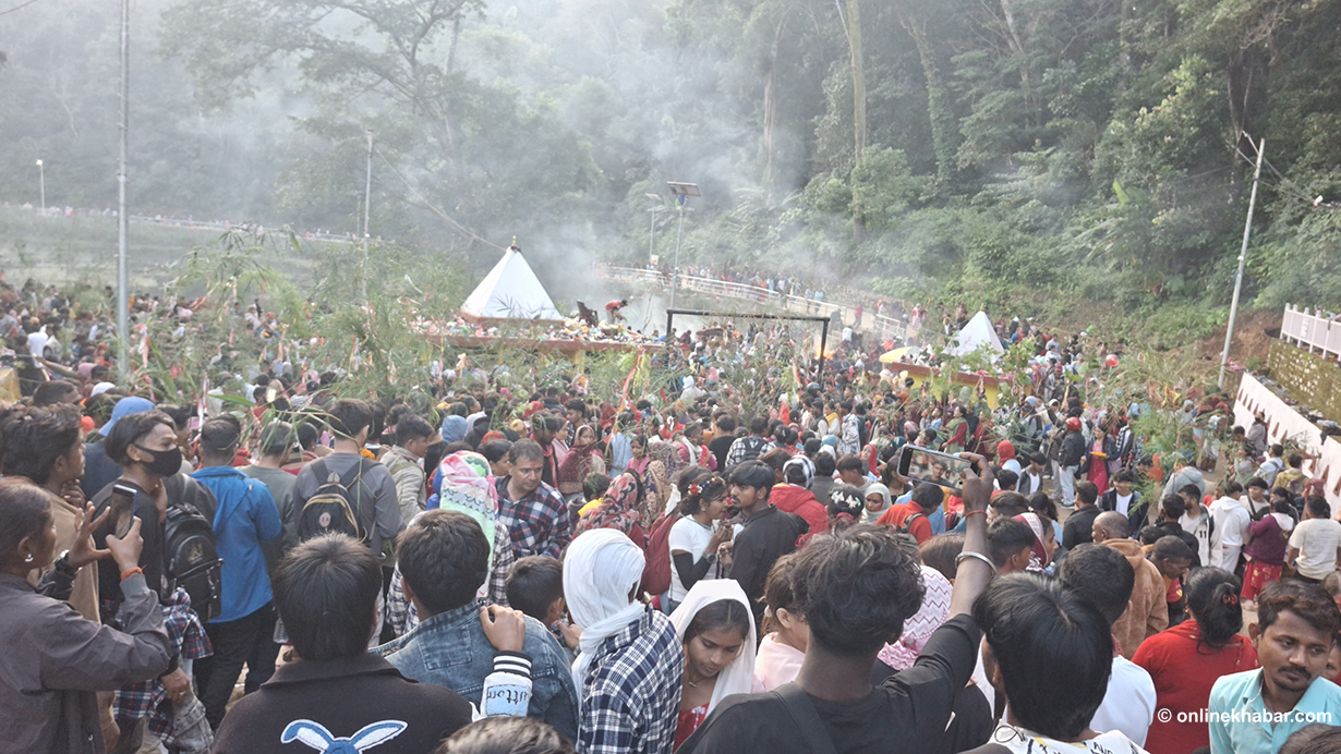 पाल्पामा मध्यराति चिच्याएर वर माग्ने अनौठो मेला, भक्तजनको घुइँचो (तस्वीरहरू)