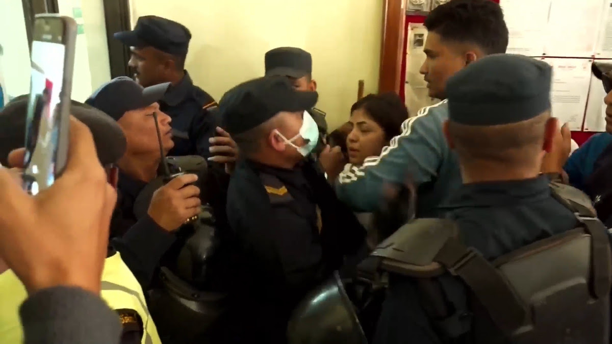 स्काउटको निर्देशक नियुक्ति प्रक्रिया रोक्न माग गर्दै धर्ना