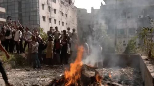 बंगलादेशमा शेख हसिनाको पार्टी कार्यालयमा आगजनी