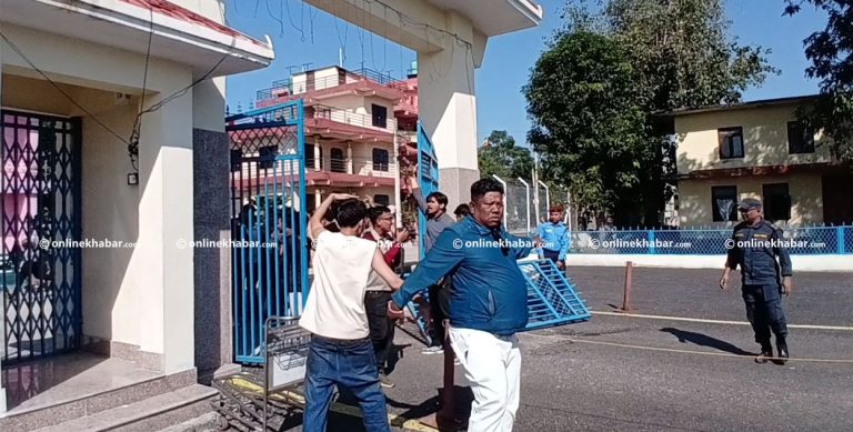 सिमरा विमानस्थल क्षेत्र तनावग्रस्त (तस्वीरहरू)