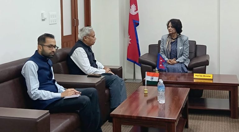 स्वास्थ्यमन्त्रीसँग भारतीय राजदूतको भेटवार्ता