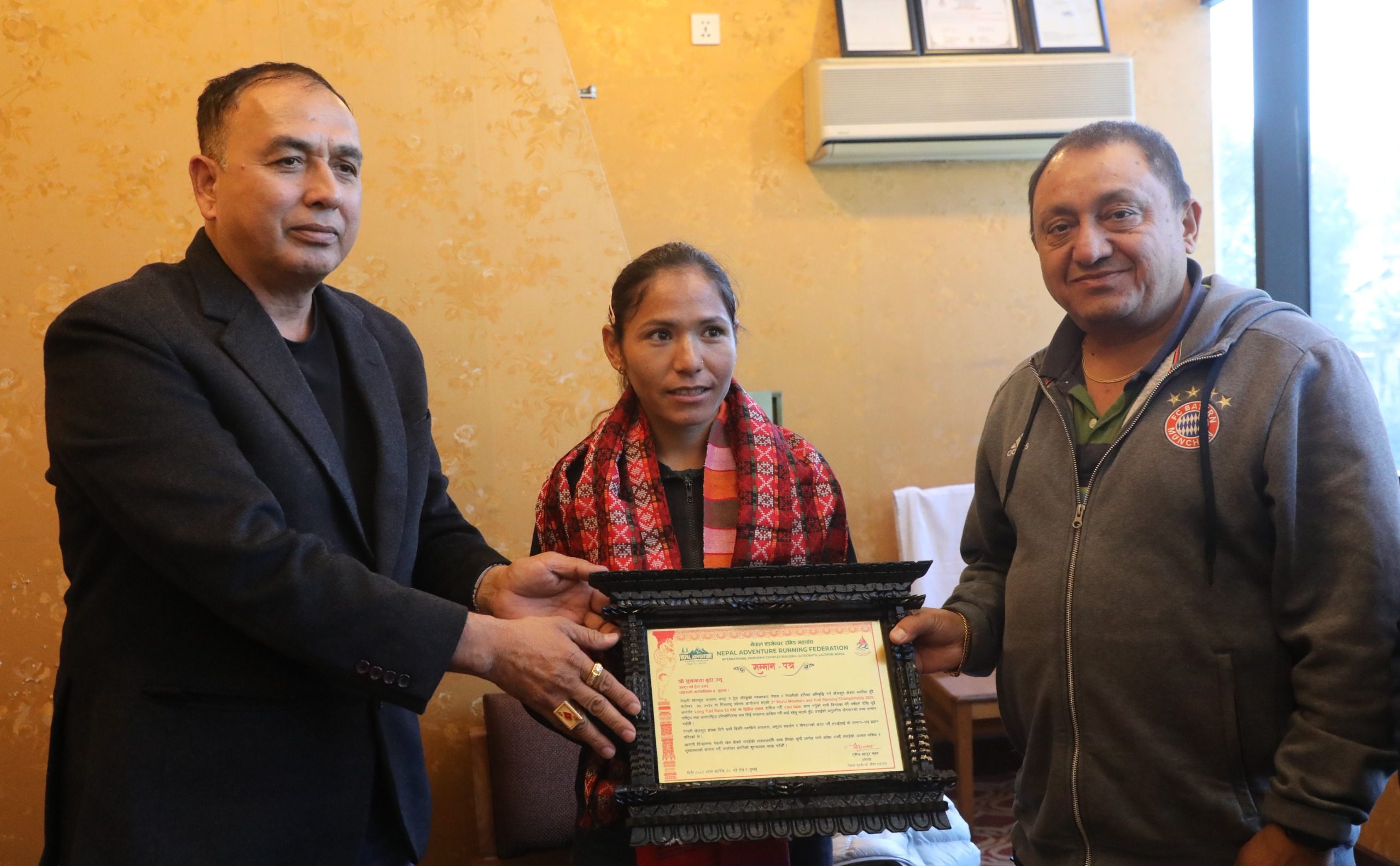 सुनमाया बुढा नगदसहित सम्मानित