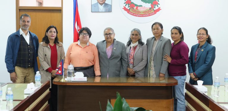 पहिलो संविधानसभाका ४ सभासदले भेटे प्रधानमन्त्री