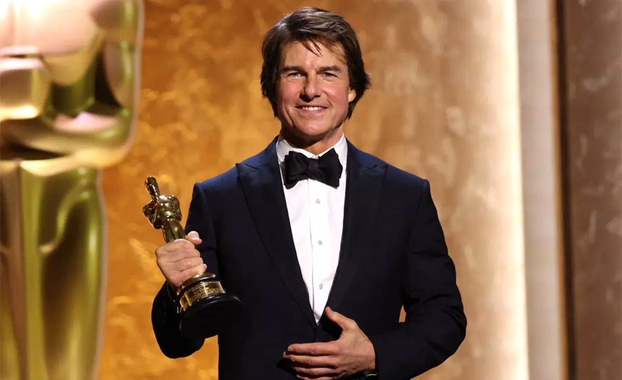 टम क्रुजलाई पहिलो अस्कर अवार्ड प्रदान