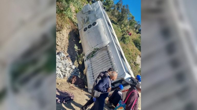 उत्तराखण्डमा तिर्थयात्री सवार बस दुर्घटना, ५ जनाको मृत्यु, १३ जना घाइते