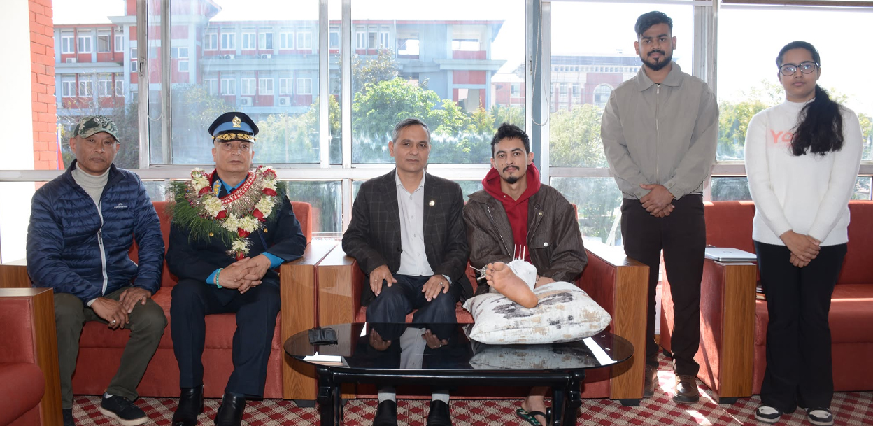 जेनजी घाइतेले भेटे गृहमन्त्री र आईजीपी, भने- न्यायोचित माग पूरा गरिदिनू