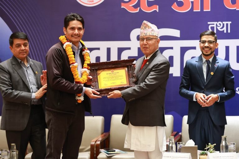 अनलाइनखबरकर्मी पौडेललाई सेजन अवार्ड