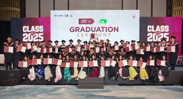 एपेक्स कलेजको दीक्षान्त समारोह सम्पन्न, उत्कृष्ट विद्यार्थी सम्मानित