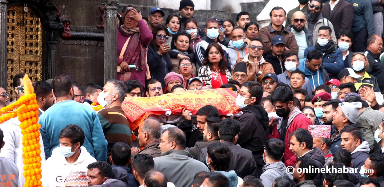 मेयर बालेनका पिताको पशुपति आर्यघाटमा अन्तिम संस्कार (तस्वीरहरू)