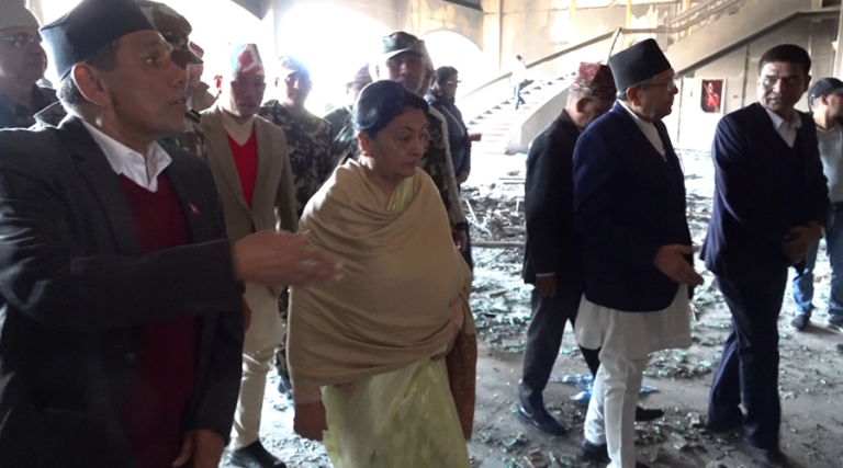 पूर्वराष्ट्रपति भण्डारीबाट क्षतिग्रस्त संसद् भवनको अवलोकन
