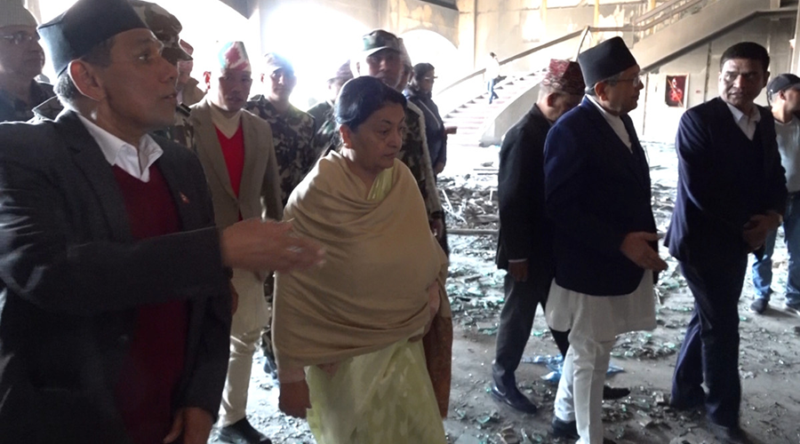 पूर्वराष्ट्रपति भण्डारीबाट क्षतिग्रस्त संसद् भवनको अवलोकन
