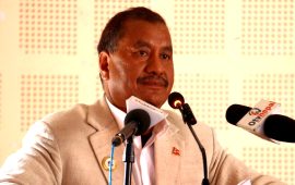 प्रधानमन्त्रीलाई विप्लवको प्रश्न- सत्तामा ल्याउनेलाई नै अपराधी करार गर्न खोजे देशको हालत के हुन्छ ?