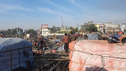 वीरगञ्ज महानगरले बीपी उद्यान अतिक्रमण गरेर व्यवसाय गर्नेलाई हटायो