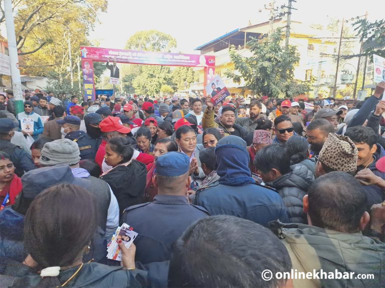 एमालेको मतदानमा ढिलाइ, प्राविधिक भन्छन्- राति ८ बज्न सक्छ