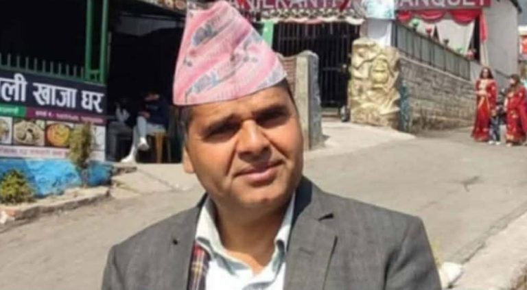 संस्कृत विश्वविद्यालयका उपकुलपतिमाथि मसी प्रहार गरेर दुर्व्यवहार