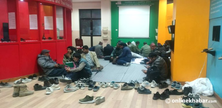 आयोगका कोठा-कोठामा बसेर समानुपातिक सूची मिलाउँदै दलहरू