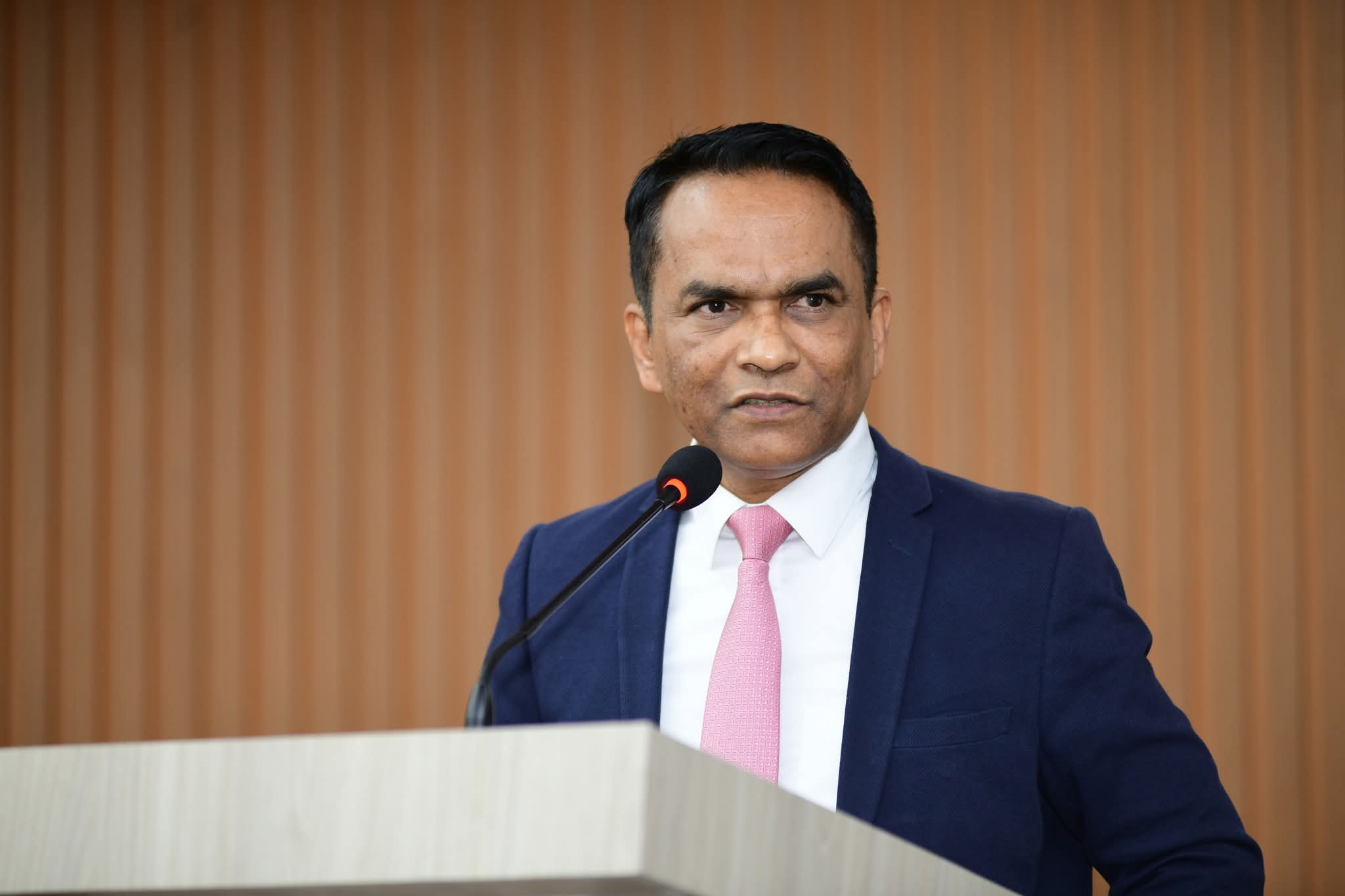 राष्ट्र बैंकले वित्तीय क्षेत्रलाई अलपत्र छाडेर वित्त नीतिमा लाग्ने होइन : गभर्नर 