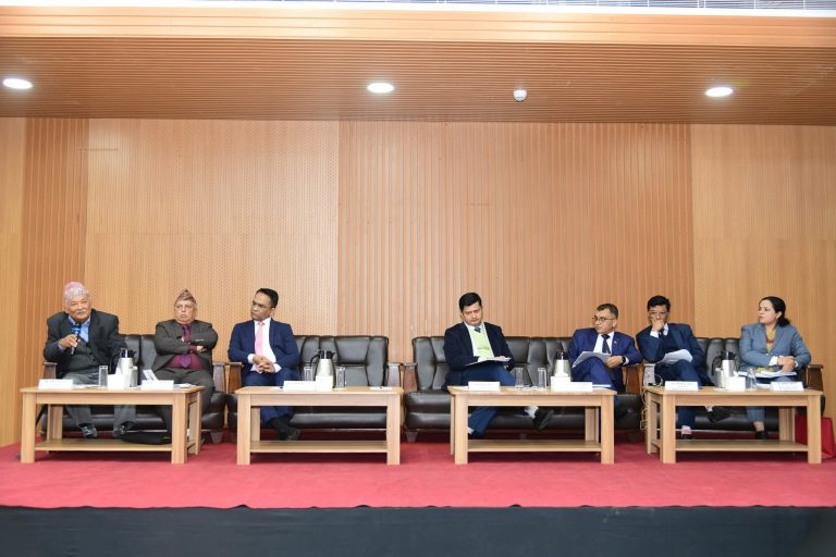 ‘अर्थतन्त्र सुधार्न वित्त नीति र स्थिर विनिमयदर सुधार गर्नुपर्ने’