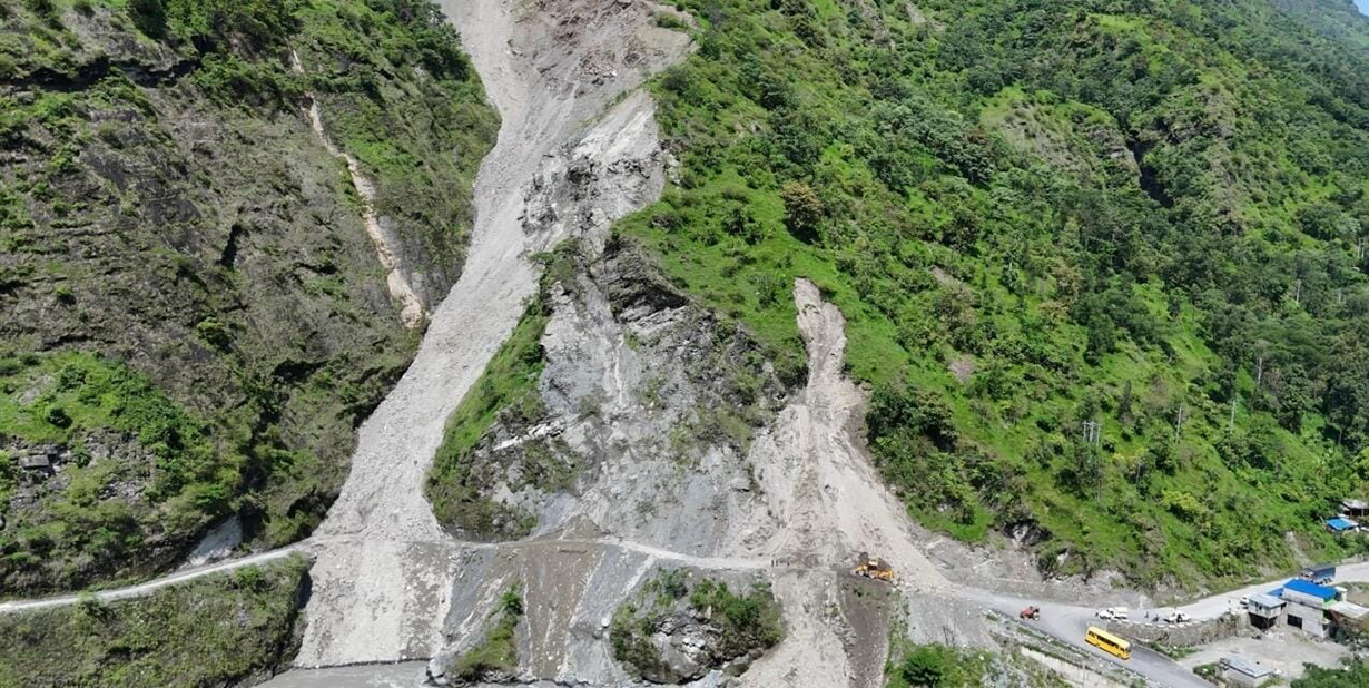 फापरखेत पहिरोको विकल्पमा बेलिब्रिज बनाउने योजना अन्योलमा