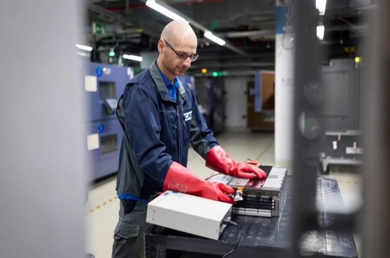 गोल्डेन शिल्ड ब्याट्रीमा ५ हजार चार्जिङ साइकल, १० मिनेटमा ८० प्रतिशत चार्ज