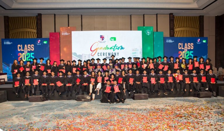 इस्लिङ्टन कलेजको दीक्षान्त समारोहमा दुई विद्यार्थीले पाए १.५ करोड रुपैयाँ बढीको अन्तर्राष्ट्रिय छात्रवृत्ति