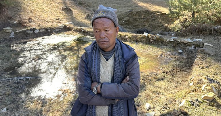 जुम्लाका भेडापालक किसान आँसु झार्दै भन्छन् : सम्पत्ति सकिन लागिसक्यो, कसैले सहयोग गर्दैन