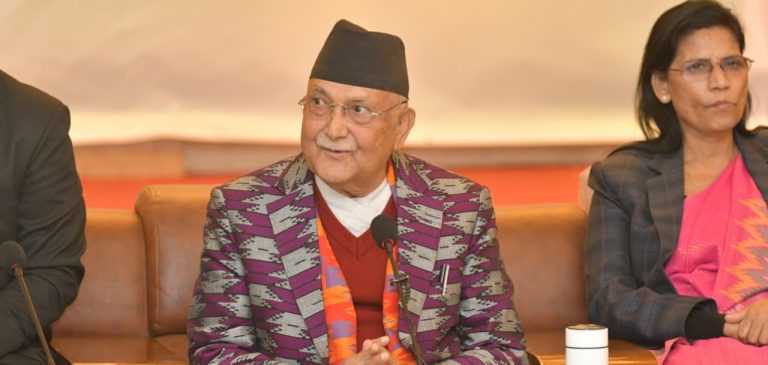 प्रधानमन्त्रीलाई ओलीको प्रश्न- म नभागेको भए के गर्नुहुन्थ्यो ?