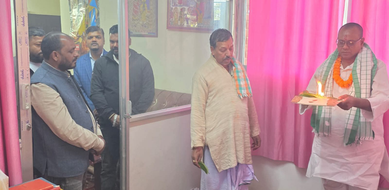 पूजाअर्चनापछि सरकारी आवासमा सरे मधेशका मुख्यमन्त्री यादव