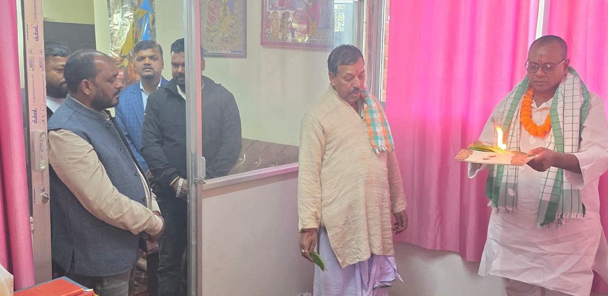 पूजाअर्चनापछि सरकारी आवासमा सरे मधेशका मुख्यमन्त्री यादव