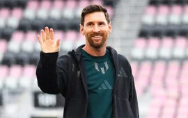 स्टार फुटबलर मेसी भारतमा, कोलकाता एयरपोर्टमा देखियो समर्थकको भीड