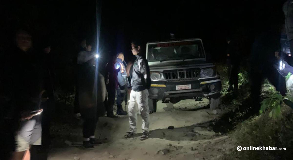 एम्बुलेन्सबाट गाँजा ओसारपसार, २ जनालाई पक्रन प्रहरीले चलायो गोली