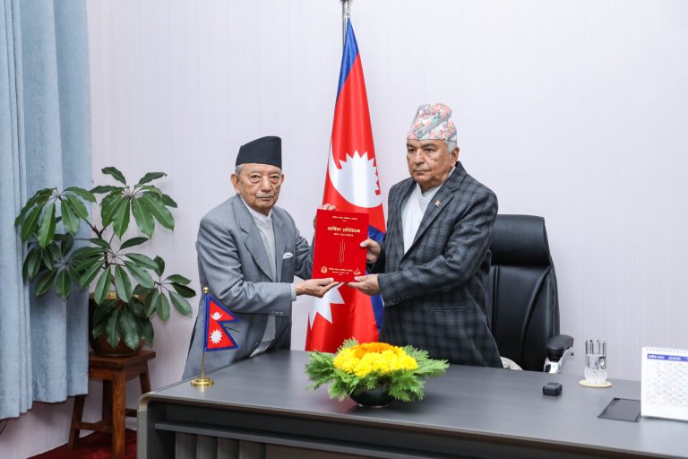 मानवअधिकार आयोगले राष्ट्रपतिलाई बुझायो वार्षिक प्रतिवेदन