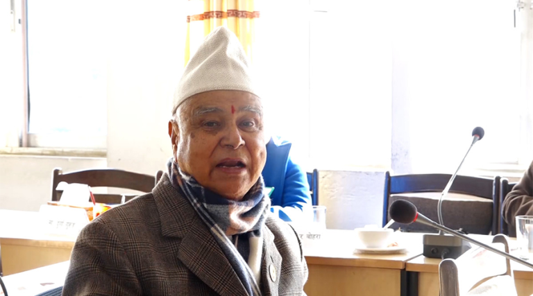 कांग्रेस नेता मिश्रको प्रश्न- संसारका लागि हात्ती-बाघ पाल्दा नेपालले के पाउँछ ?