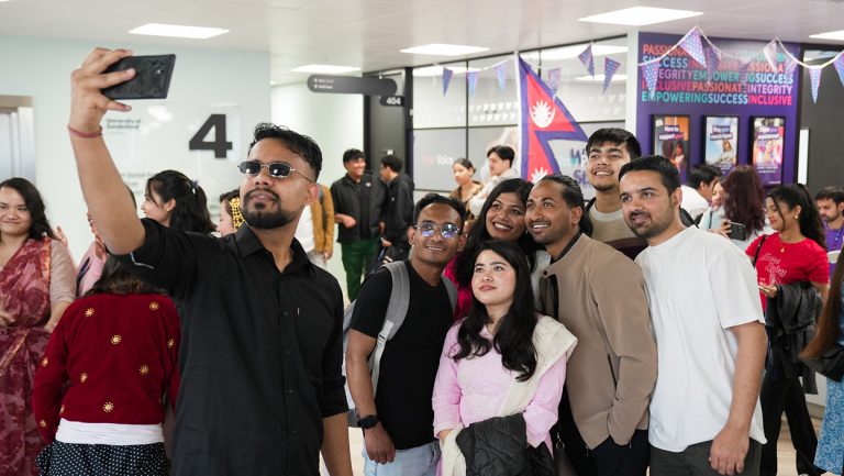 बेलायतमा नेपाली विद्यार्थी संख्या ८९ प्रतिशत वृद्धि, एक वर्षमा आए झण्डै २१ हजार