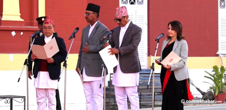 नवनियुक्त ४ मन्त्रीहरूले लिए शपथ