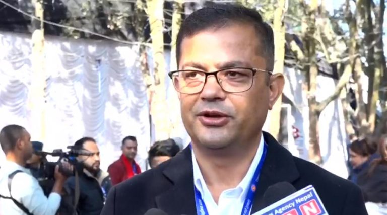 ओलीकै नेतृत्वमा पार्टी अघि बढ्नुपर्छ : पदम गिरी