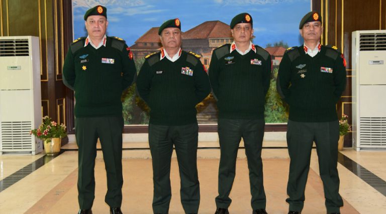 उपरथीमा बढुवा भएका थापालाई दर्ज्यानी चिन्ह प्रदान