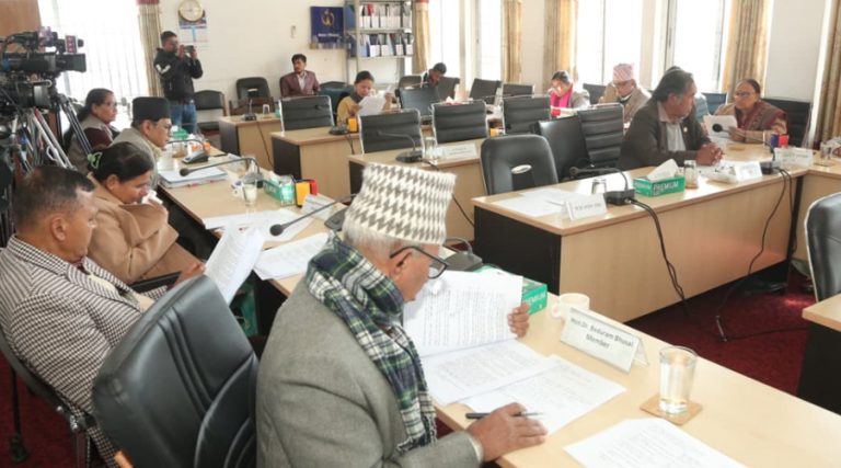 राष्ट्रिय सभा सांसदको प्रश्न- हाम्रा स्वकीय सचिव हटाएर कति विकास भयो ?