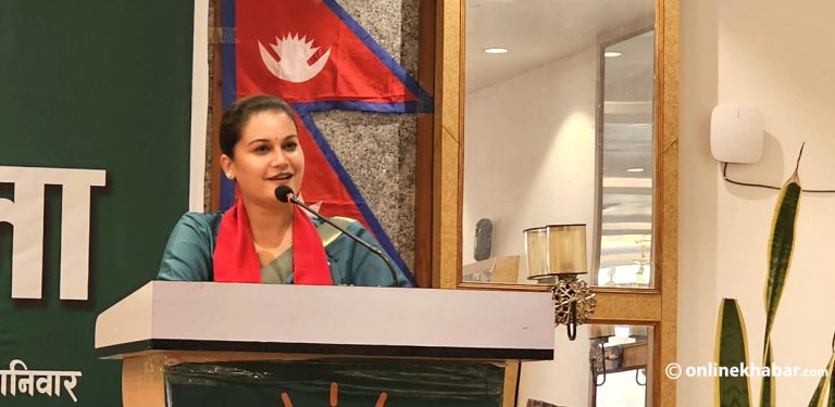 केपी ओलीलाई रिमा विश्वकर्माको प्रश्न- देश कुटि हो र, ठप्प पार्नलाई ?