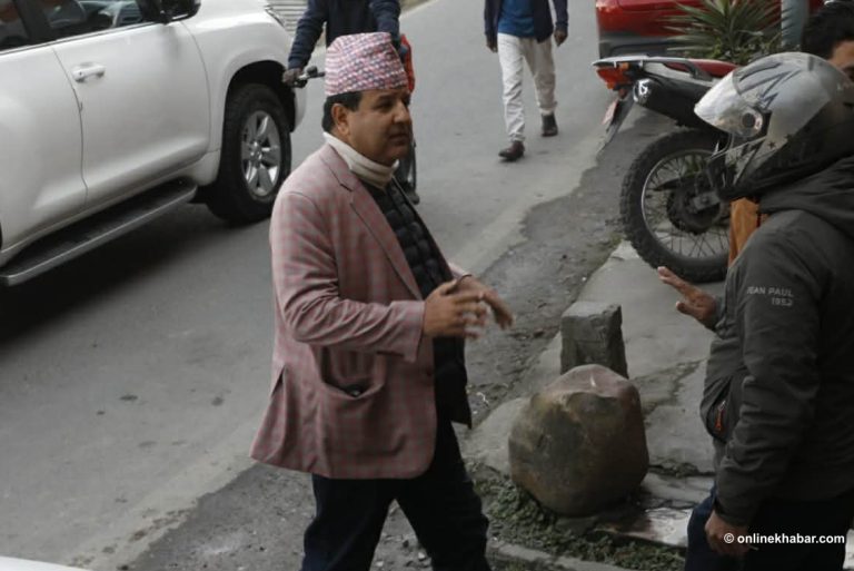 बालेनलाई कांग्रेस नेता सुनिल शर्माले पनि भेटे