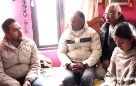 सञ्चारमन्त्रीले भेटे शहीद रजकका परिवार