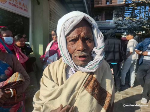 एमाले महाधिवेशन : खेतीपाती छाडेर भाषण सुन्न भक्तपुरमा