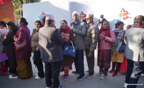 एमाले नेतृत्व चुन्न मतदानको तयारी पूरा, प्रतिनिधि लाइनमा