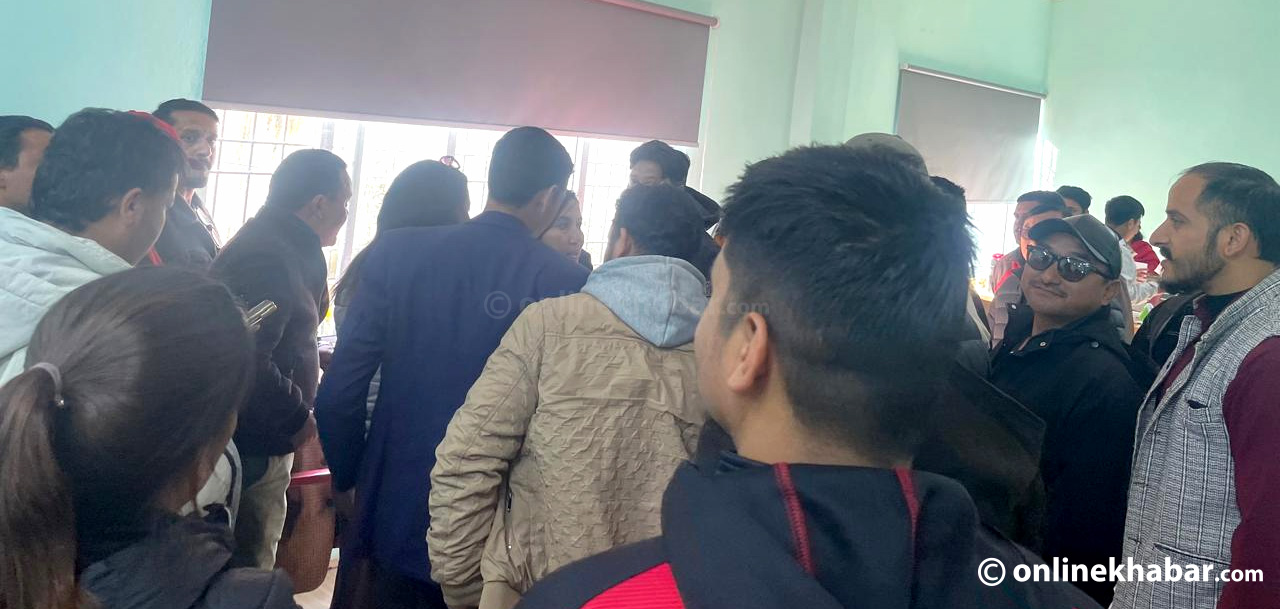 एमाले प्रतिनिधि छनोट विवाद : च्यासलमा कार्यकर्ताबीच हात हालाहाल