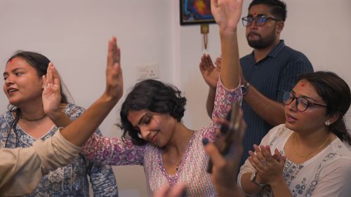 ‘भजन क्लबिङ’मा झुम्दै युवा