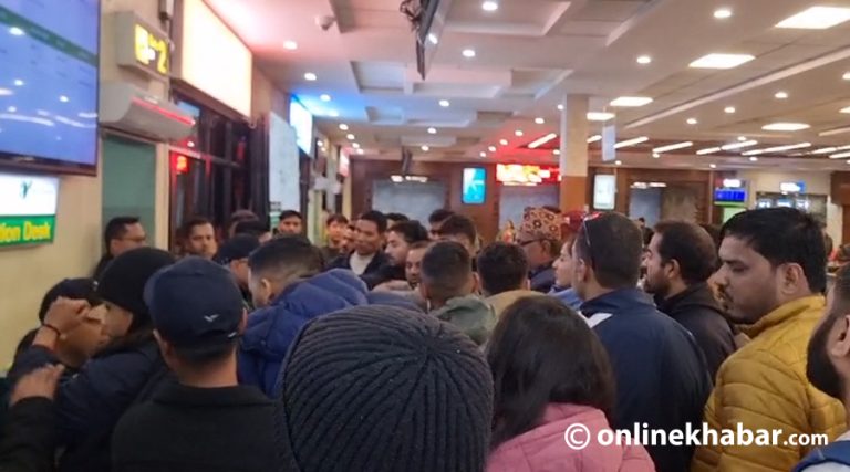 क्यालिब्रेसन फ्लाइटका कारण उडान अस्तव्यस्त, विमानस्थलमा यात्रु आक्रोशित