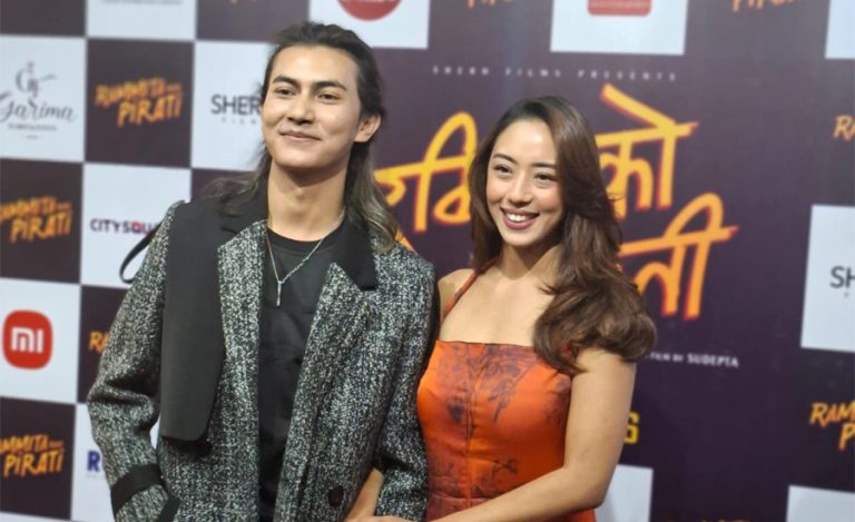 ‘रमिताको पिरती’ को रोमान्टिक गीत : थाइल्याण्डमा समीरसँग आनाको मस्ती