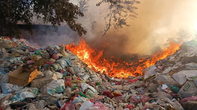 फोहर व्यवस्थापन केन्द्रमा आगलागी हुँदा ६७ लाखको क्षति